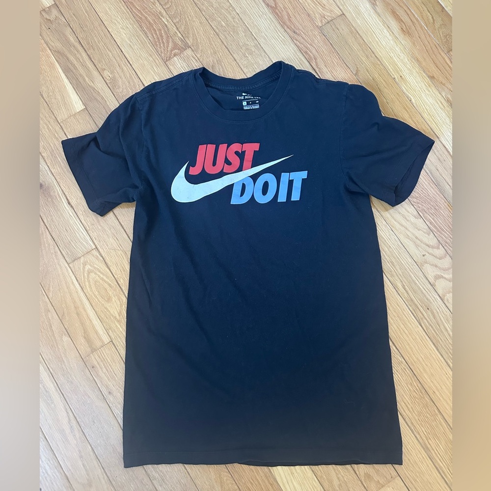Boys Nike Black Just Do It T-Shirt Size Small